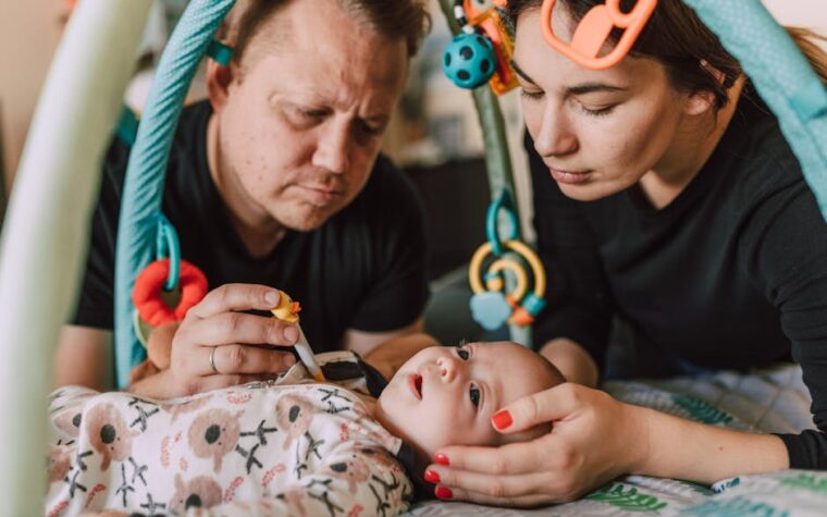 Estimulacao bebe 0 a 6 meses em casa
